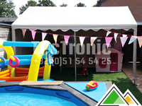 Het gezin Van Goinga is uitermate tevreden met hun beige 3x4 partytent pvc pro.