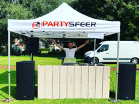 Topsfeer onder deze gepersonaliseerde tent voor Partysfeer!
