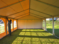 Binnenzicht gezellige tent