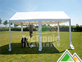 Hier ziet u de constructie van een witte pvc partytent pro 3x4 (gelijk aan die van de pvc partytent basic 3x4). Het frame is wel zo sterk dat een volwassen persoon zich eraan kan optrekken.