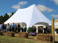 Langwerpige stertent in gebruik