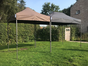 Vouwtent 2x3 m Solid 30 met zwart dakzeil (bruine tent is 2x2 meter groot)