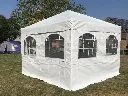 Elke partytent wordt met een complete zijwandenset verkocht