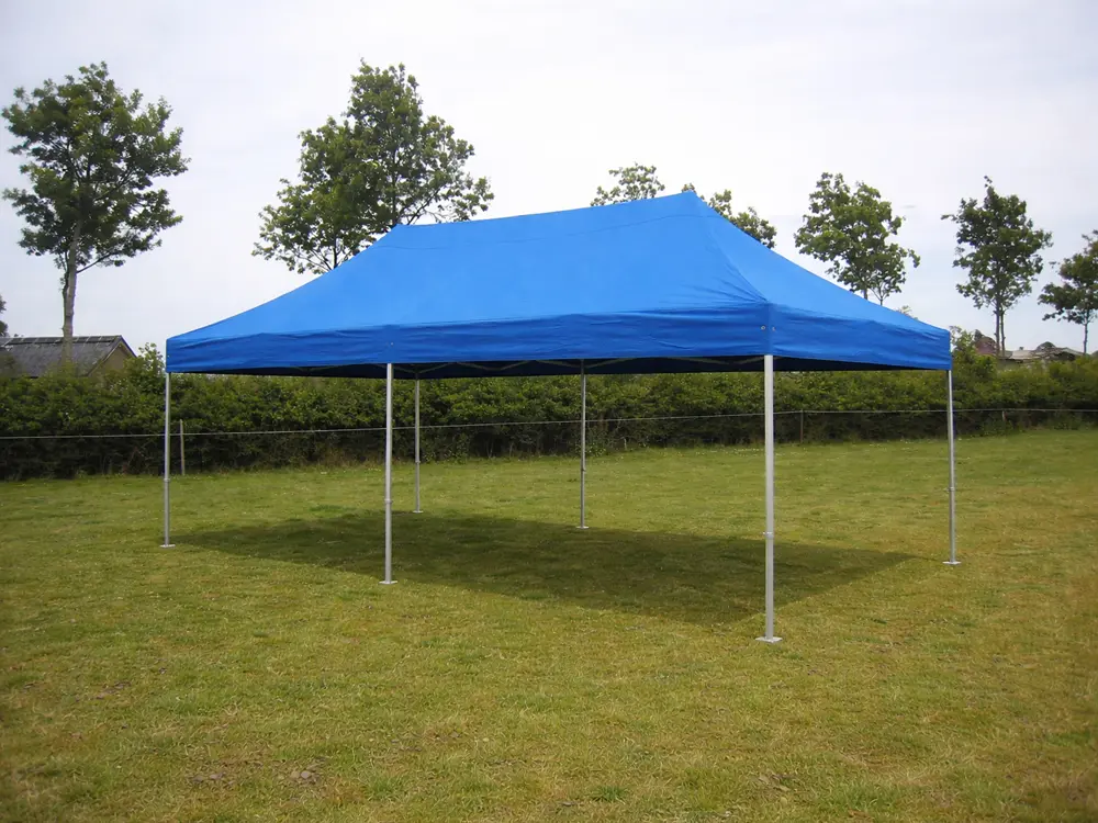 Einde reeks: easy-up tent 4 x 8 m Solid 50 hemelsblauw (zonder zijwanden)