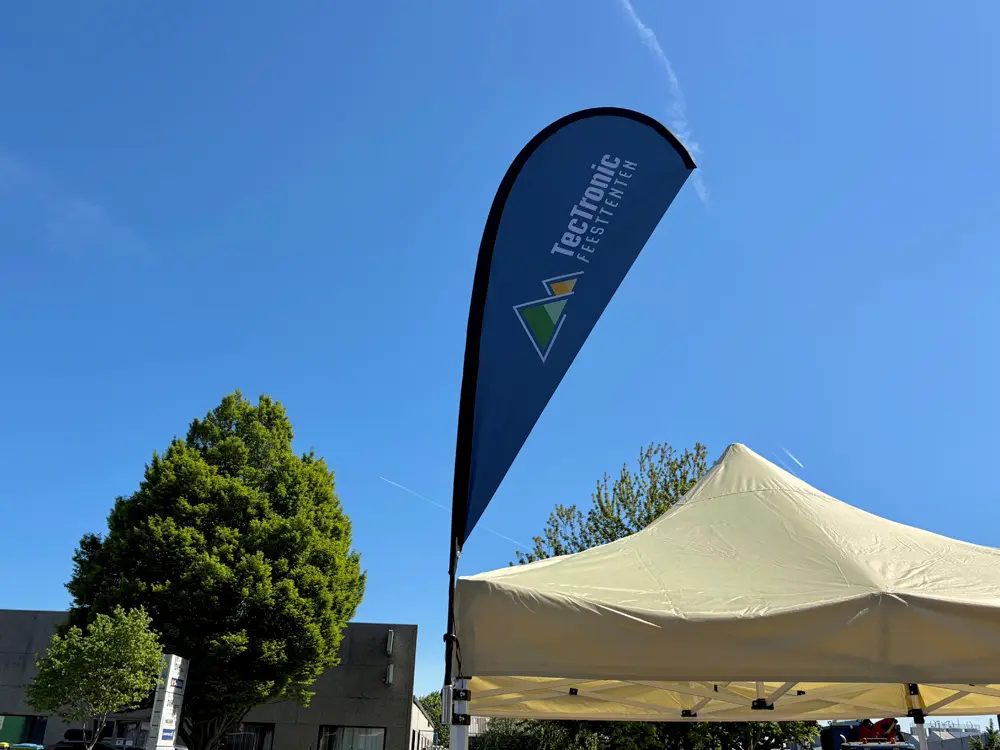 Beachflag voor easy-up tent